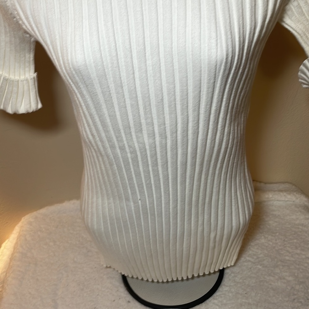 ATHLETA Stretch Top Size Medium - Picture 3 of 9
